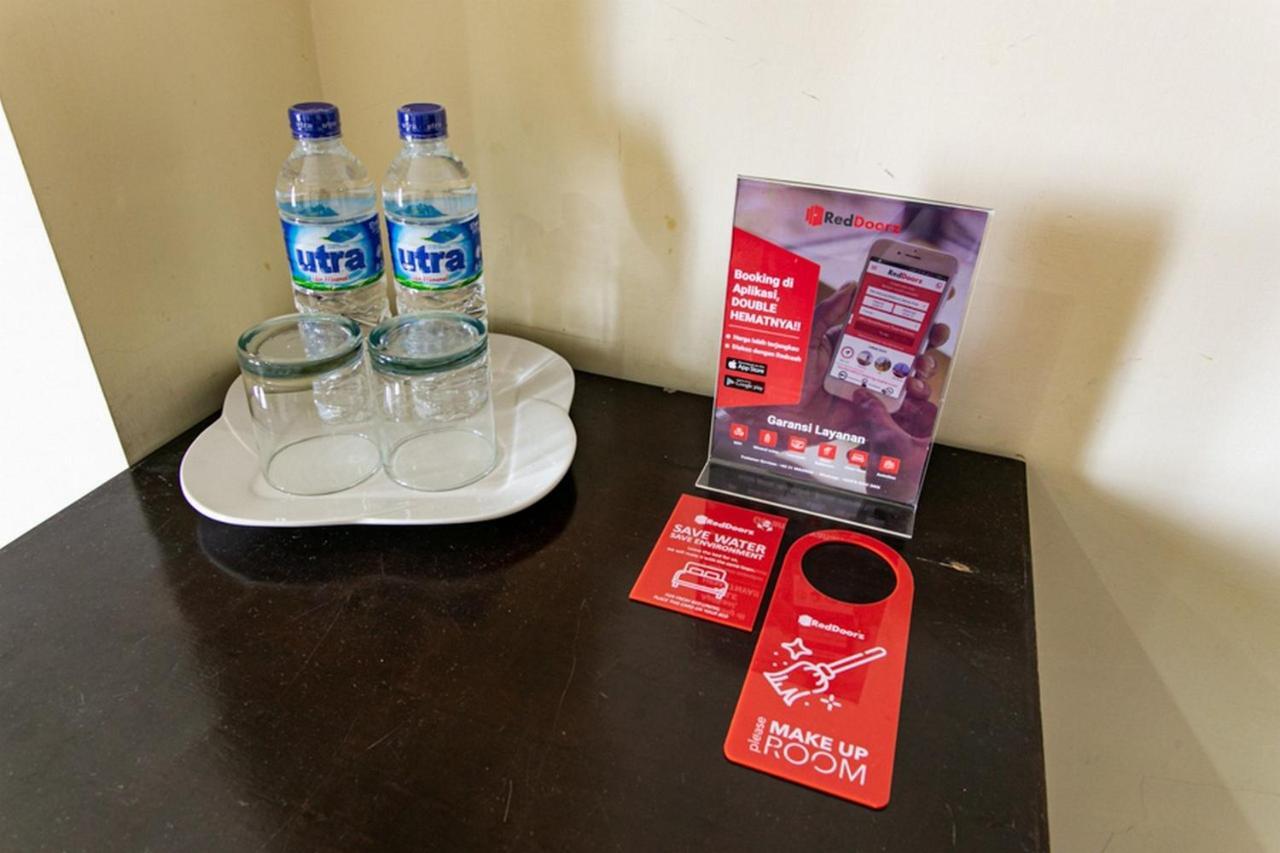 Reddoorz Plus Near Alun Alun Karanganyar Surakarta  Ngoại thất bức ảnh